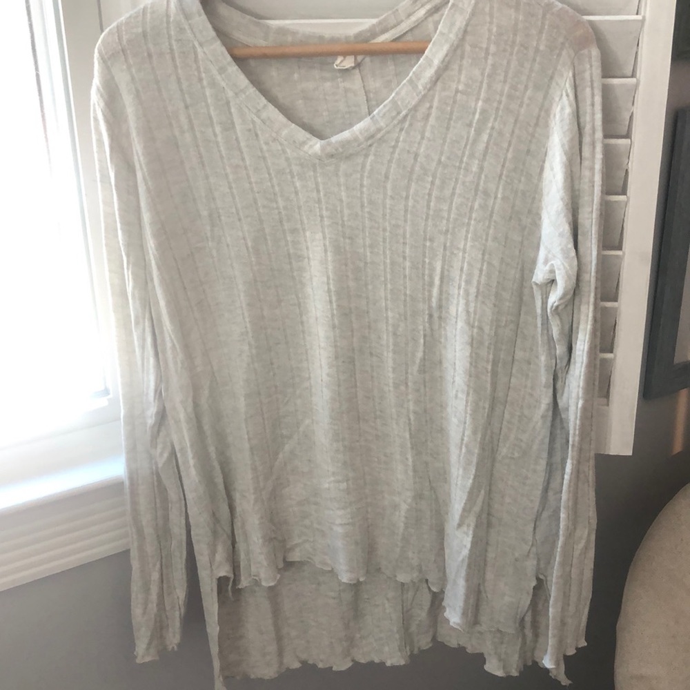 cute grey long top! ✨✨